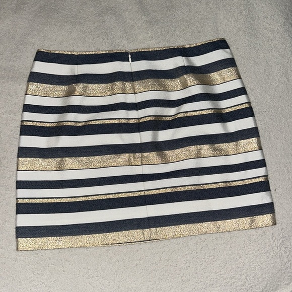 So cute gold, chambray, and white striped skirt. NWOT. Size 4 gold is metallic - Picture 2 of 7
